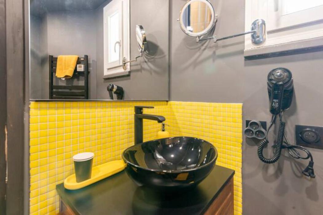 Black & Y'Hello T2 : Wifi/Parking/ 5' Centre-Ville อองกูแลม ภายนอก รูปภาพ