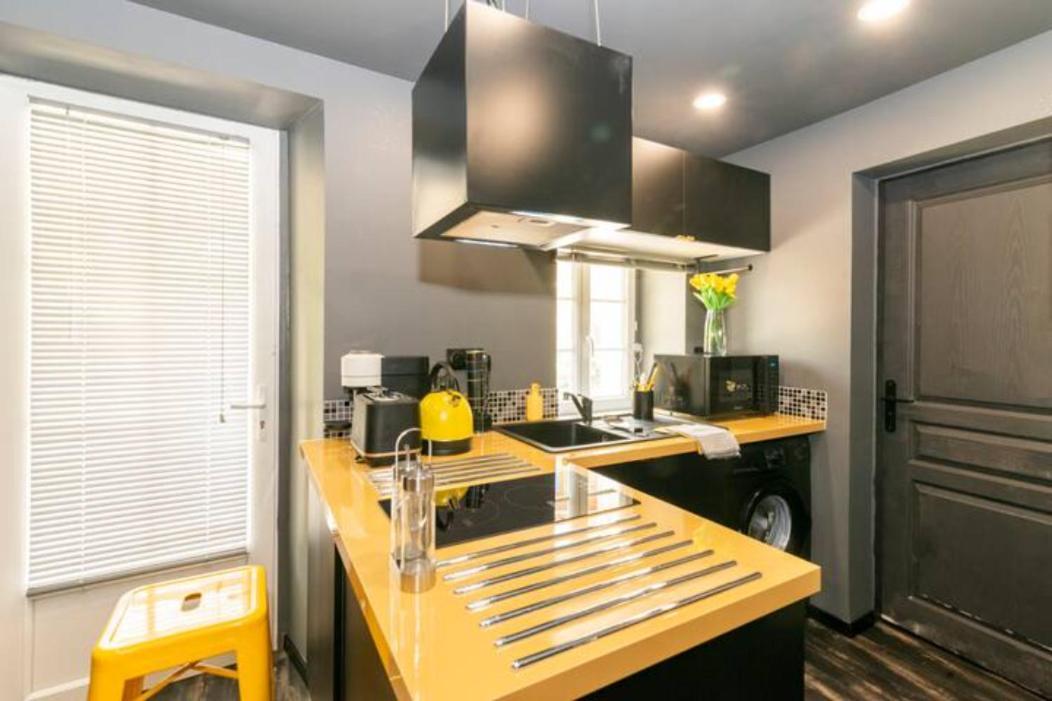 Black & Y'Hello T2 : Wifi/Parking/ 5' Centre-Ville อองกูแลม ภายนอก รูปภาพ
